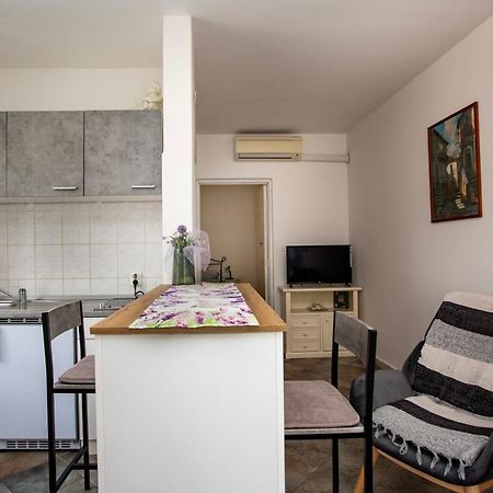 Apartments Ina & Ika Ровин Екстериор снимка