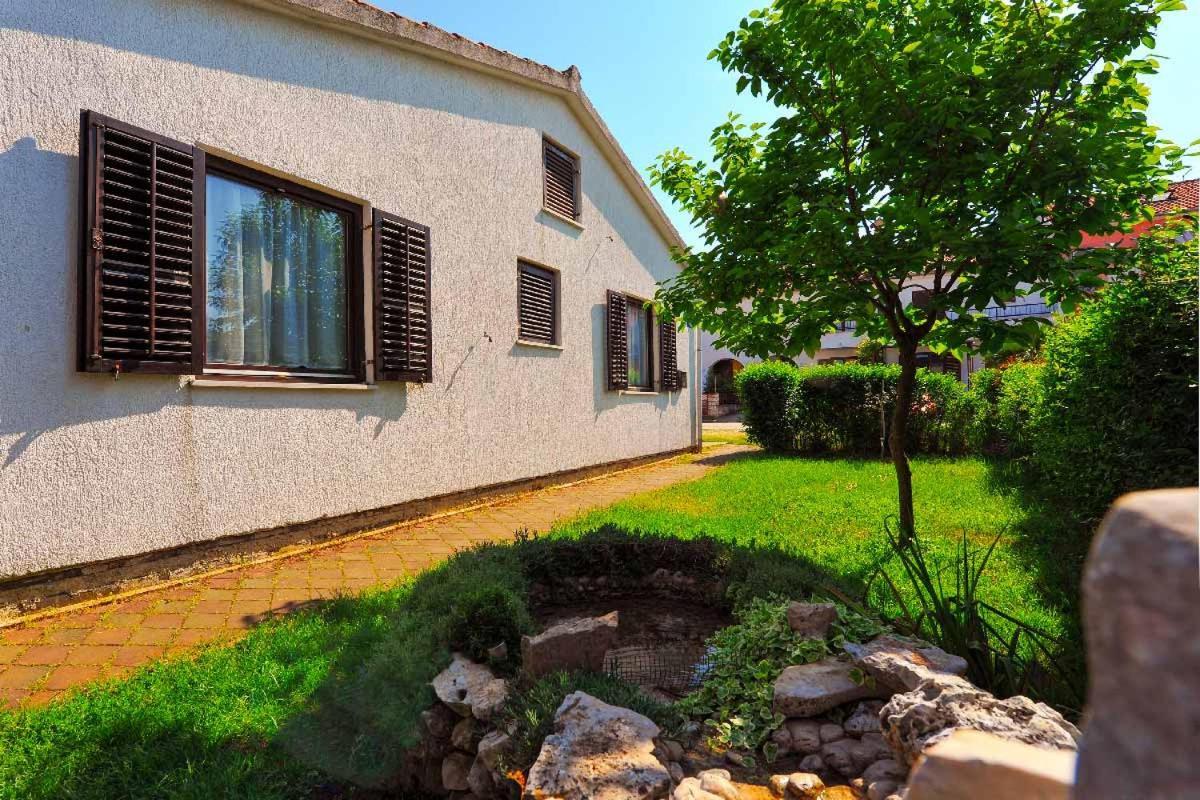 Apartments Ina & Ika Ровин Екстериор снимка