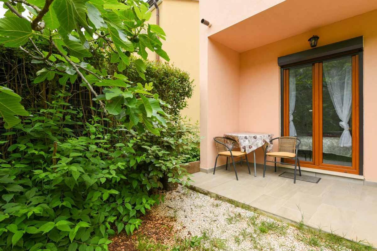 Apartments Ina & Ika Ровин Екстериор снимка